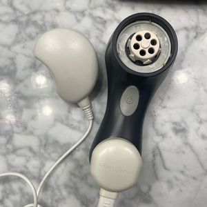 Clarisonic Mia with charger!! Brush head not included